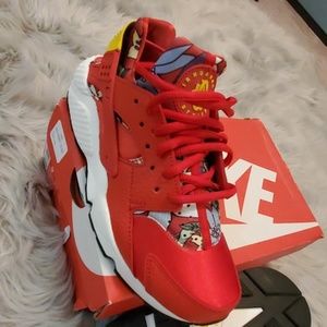 Women's Huarache Hawaiian Print Sneakers size 9